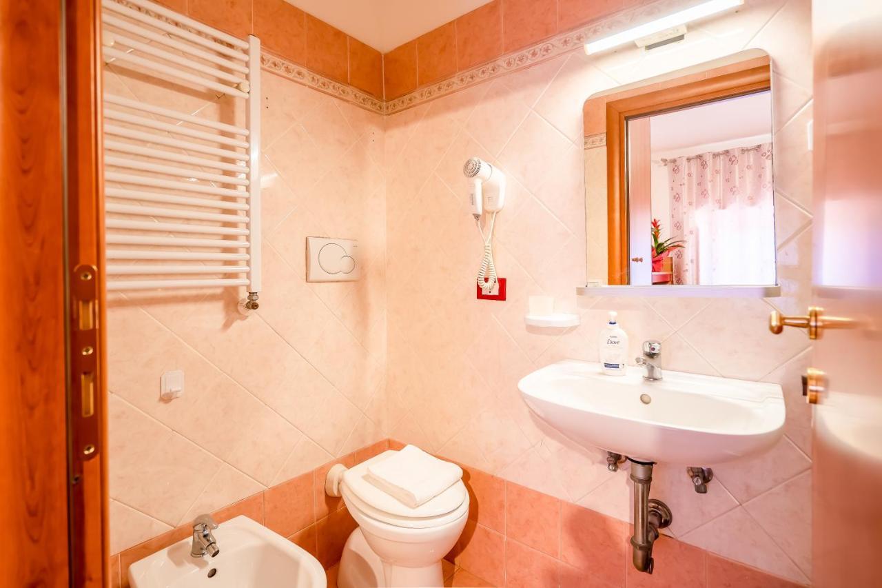 Pensión Now Rome-address Via Palestro,56- Breakfast Included Roma